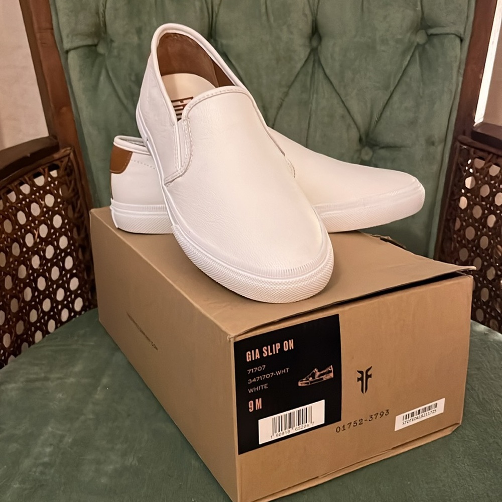 NWB Frye Slip On Leather Sneakers (US 9)